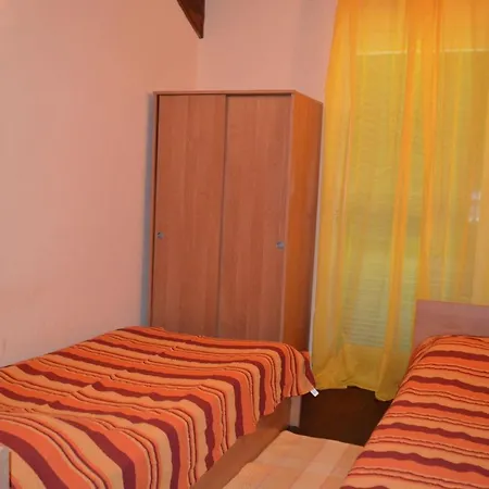 Holiday House Neno 521 Grebastica